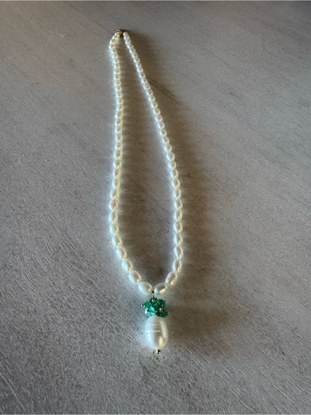 14k gold vintage freshwater pearl and emerald drop necklace